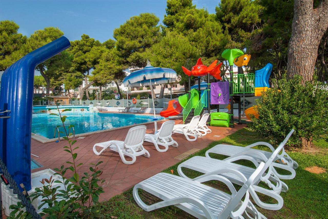 Hotel Atlantic Giulianova Exterior foto