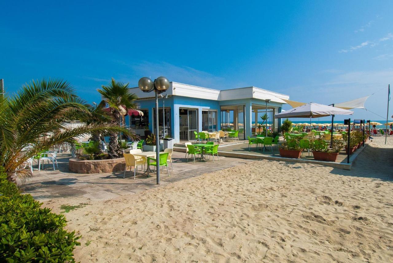 Hotel Atlantic Giulianova Exterior foto
